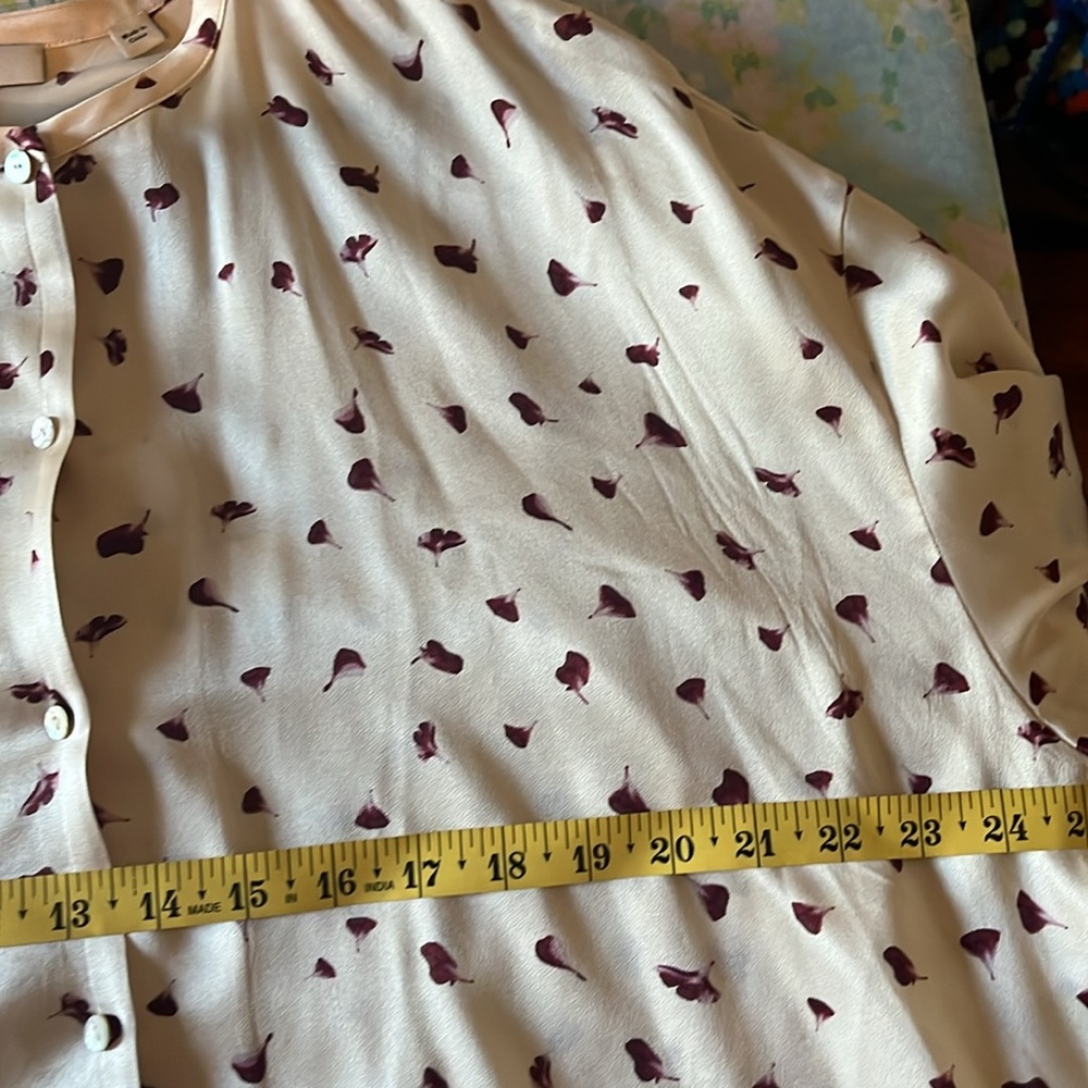 Vince | Fallen Petal Print 100% Silk Blouse Size Large Office Casual Career Wear - Picture 6 of 8